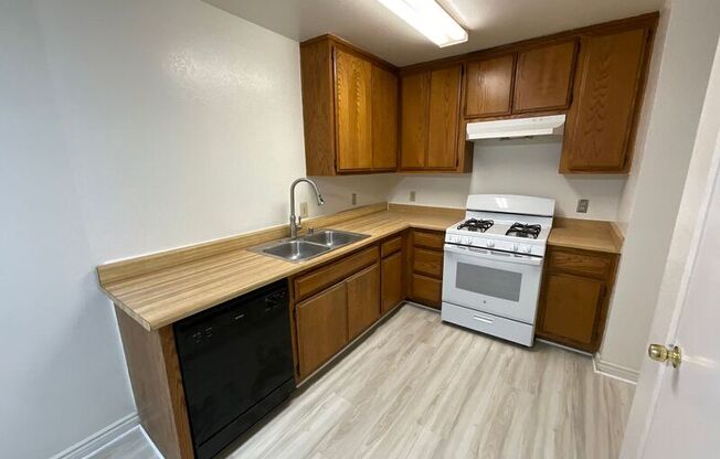 215 N BARRANCA AVE