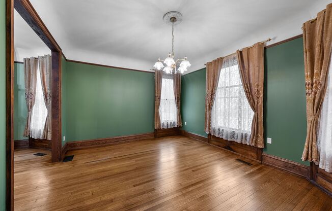 2902-2904 W State St