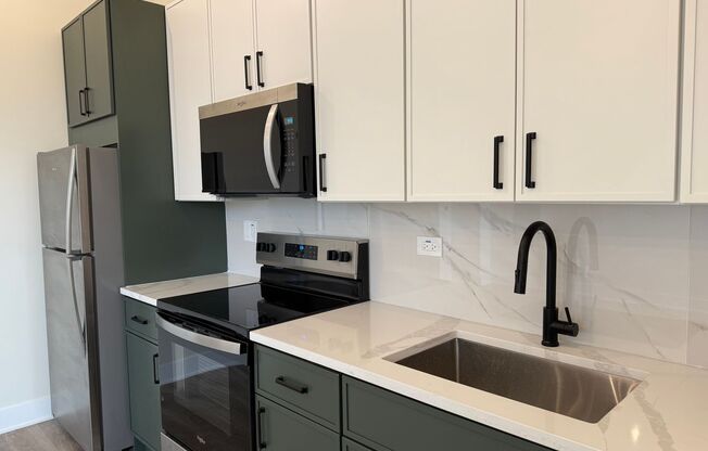 1 bed, 1.5 baths, 689 sqft, $3,395, Unit 209