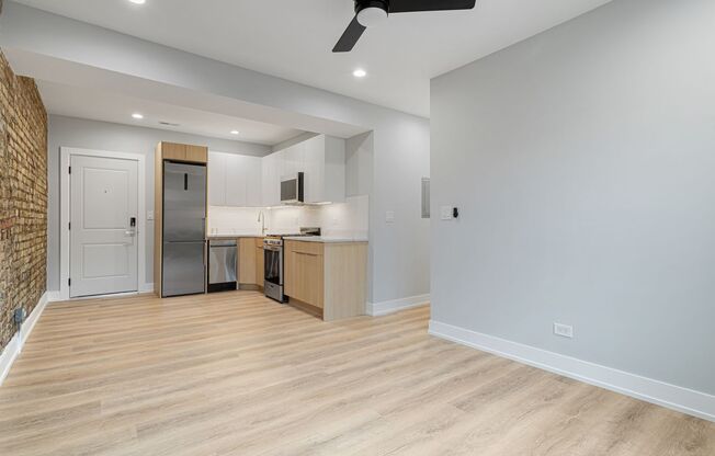 3 beds, 1 bath, 524 sqft, $2,300, Unit 1556-3K