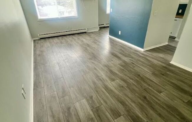 2 beds, 1 bath, 750 sqft, $1,375, Unit 1650-1