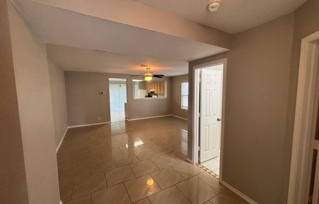 Charming 2 Bedroom, 2 Bathroom Home in Prime Location