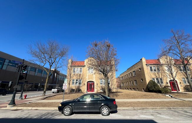 1800 E Kenmore Pl.