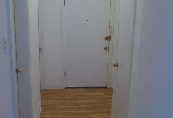 1 bed, 1 bath, 575 sqft, $1,475, Unit 204