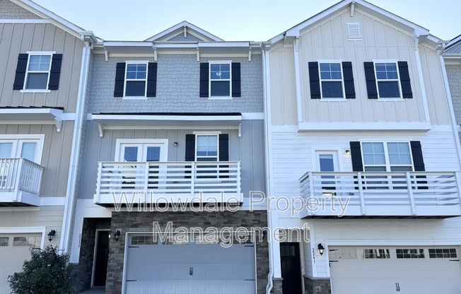 2239 CHATTERING LORY LN