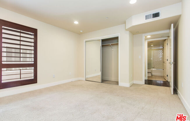 7249 Franklin Ave