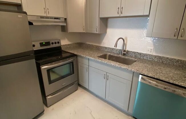 1 bed, 1 bath, 579 sqft, $1,500, Unit UNIT 256 *