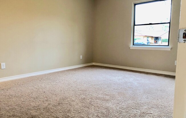 3 Bedroom / 2 Bath / 2 car garage