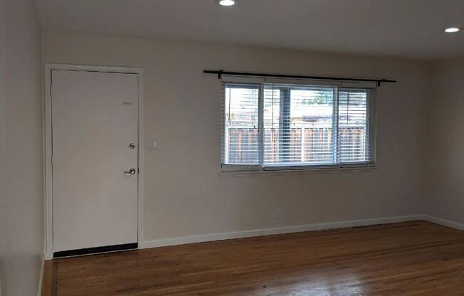 2 beds, 1 bath, $3,095, Unit # A