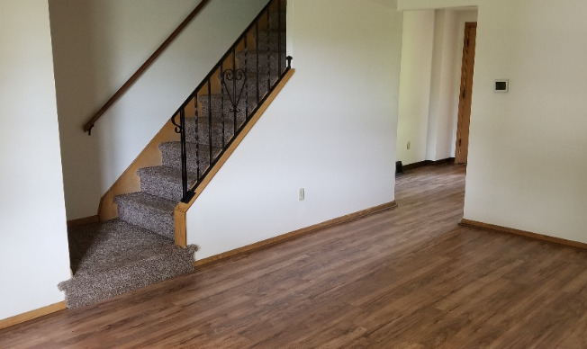 1443 W GRANDVIEW BLVD