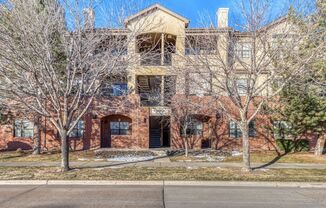 Beautiful Move in Ready- 3rd-floor condo in the heart of Mayfair-Lowry