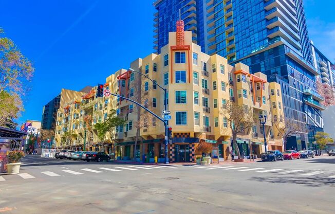 Charming Condo in Little Italy!
