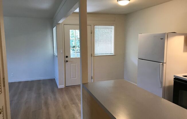 2 beds, 1 bath, 725 sqft, $2,195, Unit Unit 6