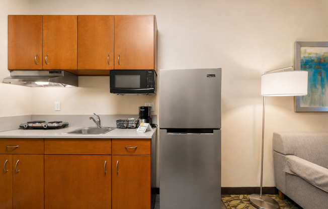 Studio, 1 bath, 350 sqft, $1,345, Unit 329 Loft