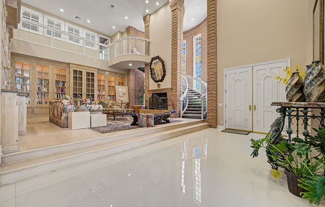 1105 BROADMOOR