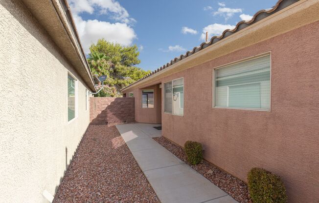 Single-Story Golf Course Home in Gated Community