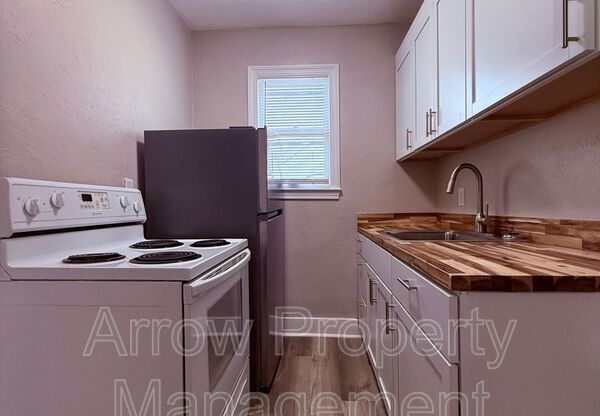 1327 S 14 ST