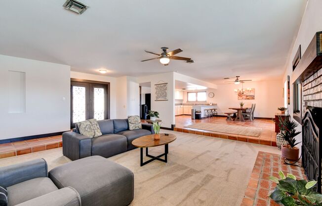 Paradise Palms – No neighbors behind you – Pool – Remodeled – Furnished