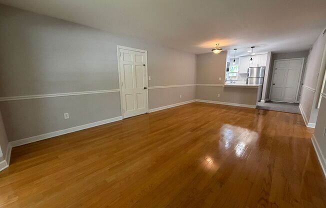 2 beds, 1 bath, 900 sqft, $2,495, Unit 121