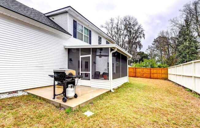 3 bed, 2.5 bath located in Isle of Hope area Savannah, GA--Available in March 2025!!