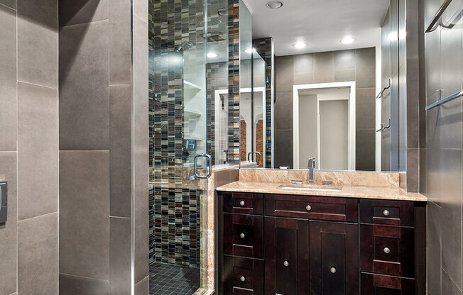 3 beds, 3 baths, 2,000 sqft, $15,000, Unit 7HI