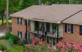 MOVE-IN READY WITH LAUNDRY IN UNIT!!