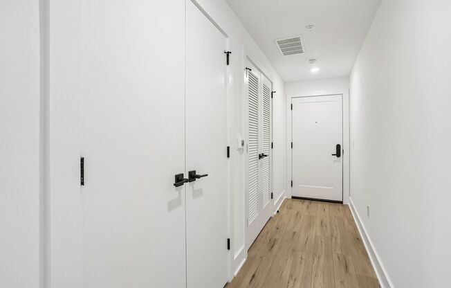 2 beds, 2 baths, 1,000 sqft, $1,950, Unit 303