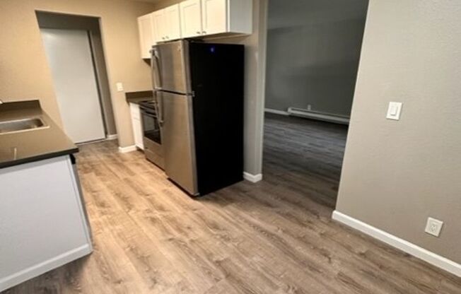 2 beds, 1 bath, 900 sqft, $1,800, Unit Unit 15