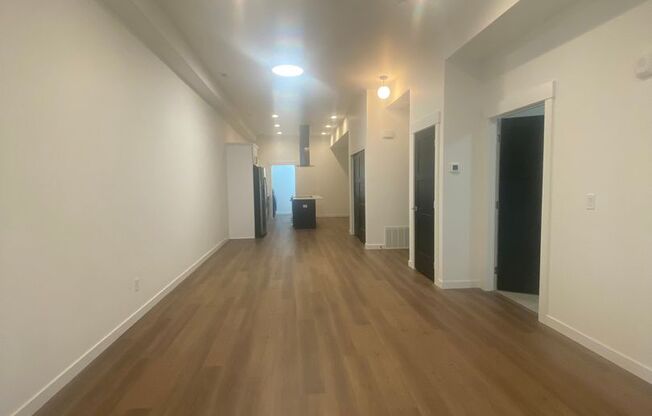 1 bed, 1 bath, 1,168 sqft, $1,995, Unit Apt # 201