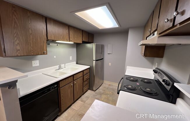 Spacious 2 Bed, 2 Bath Condo – Prime Lowry Location!