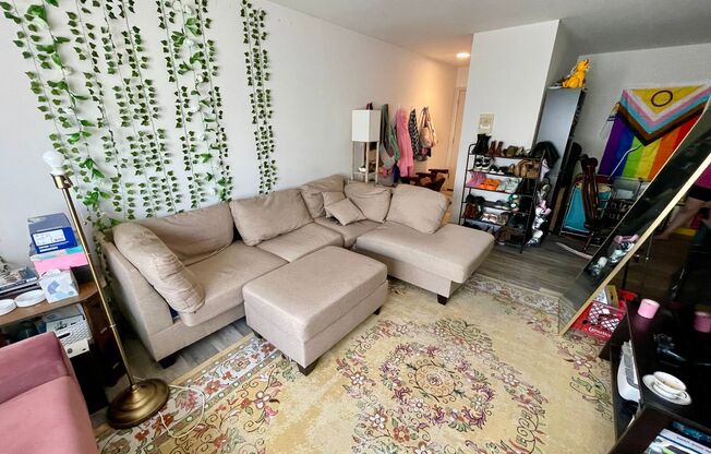 2 beds, 1 bath, $1,350, Unit 311