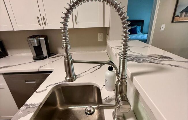 3 beds, 2 baths, 1,394 sqft, $2,850, Unit Daniel Ellis