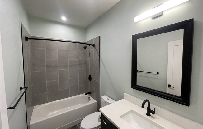 2 beds, 2 baths, 918 sqft, $3,595, Unit 220