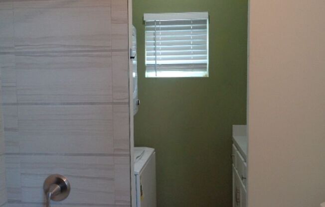 1106 S MONTEZUMA AVE