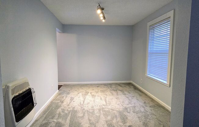 1 bed, 1 bath, $1,200