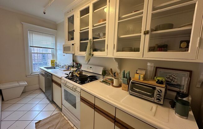 1 bed, 1 bath, 650 sqft, $2,395, Unit 404