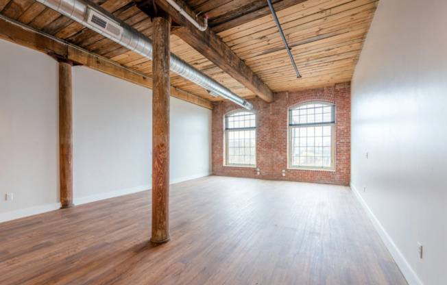 Studio, 1 bath, 1,086 sqft, $1,900, Unit 124