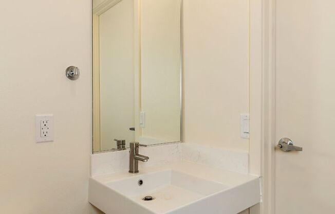 Studio, 1 bath, 254 sqft, $1,245, Unit 409