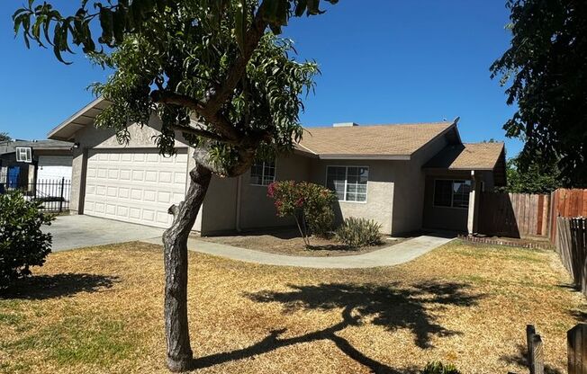 3 beds, 2 baths, $1,425