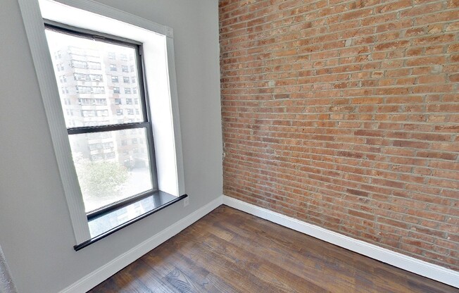 3 beds, 1 bath, $3,595, Unit 27