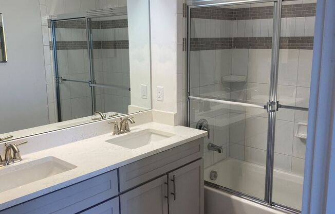 1 bed, 1 bath, 900 sqft, $2,250, Unit 0917