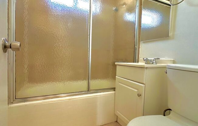 Studio, 1 bath, 432 sqft, $1,395, Unit 119