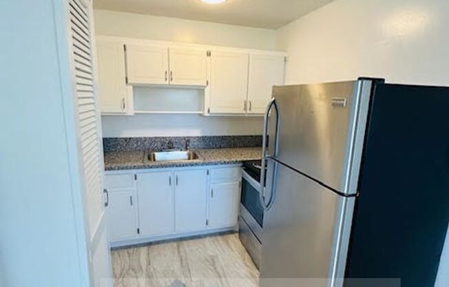 1 bed, 1 bath, 700 sqft, $1,695, Unit B