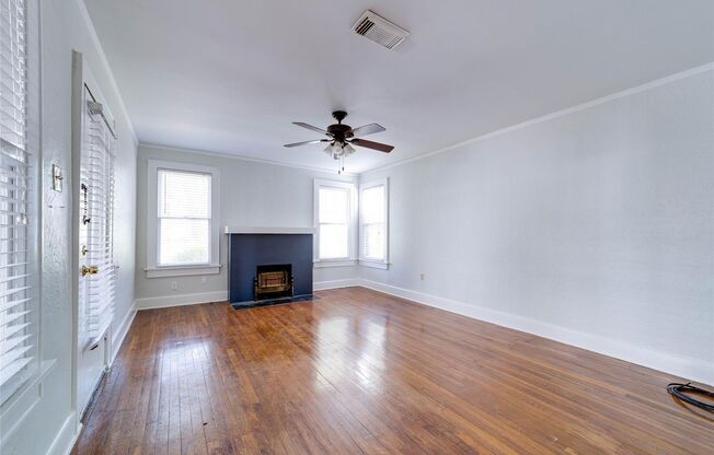 One side of Duplex Available- 2 Bedroom- 1 Bath Tudor Minutes from TCU- 76109