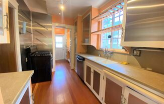 3 beds, 1 bath, $4,260