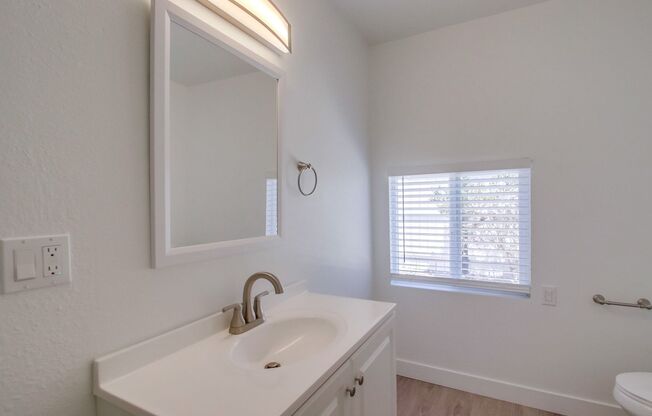 2 beds, 2 baths, 780 sqft, $3,095, Unit 4747