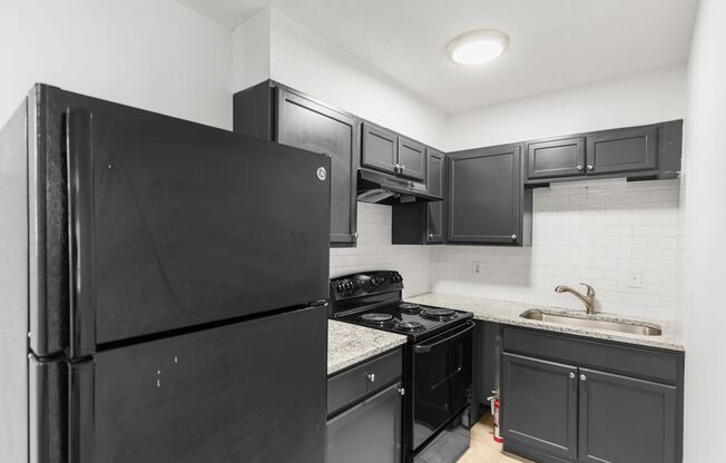 1 bed, 1 bath, 487 sqft, $870, Unit E