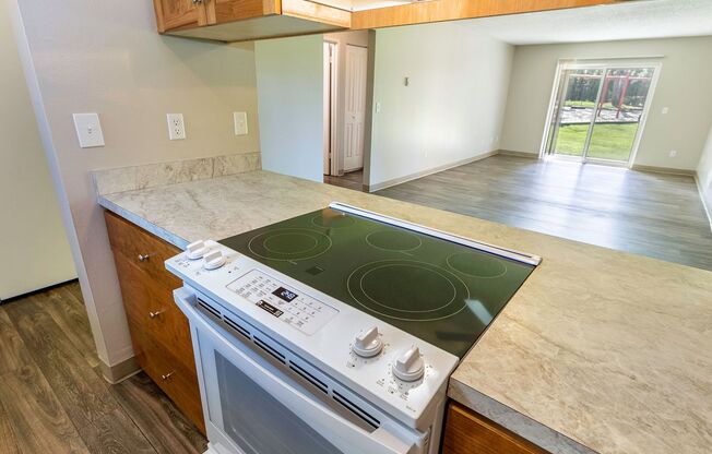 2 beds, 1 bath, 900 sqft, $1,350, Unit 22
