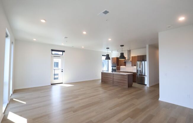 3 beds, 2 baths, 1,625 sqft, $4,000, Unit 914