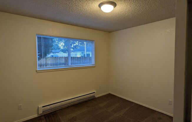2 beds, 2 baths, 900 sqft, $1,525, Unit #24
